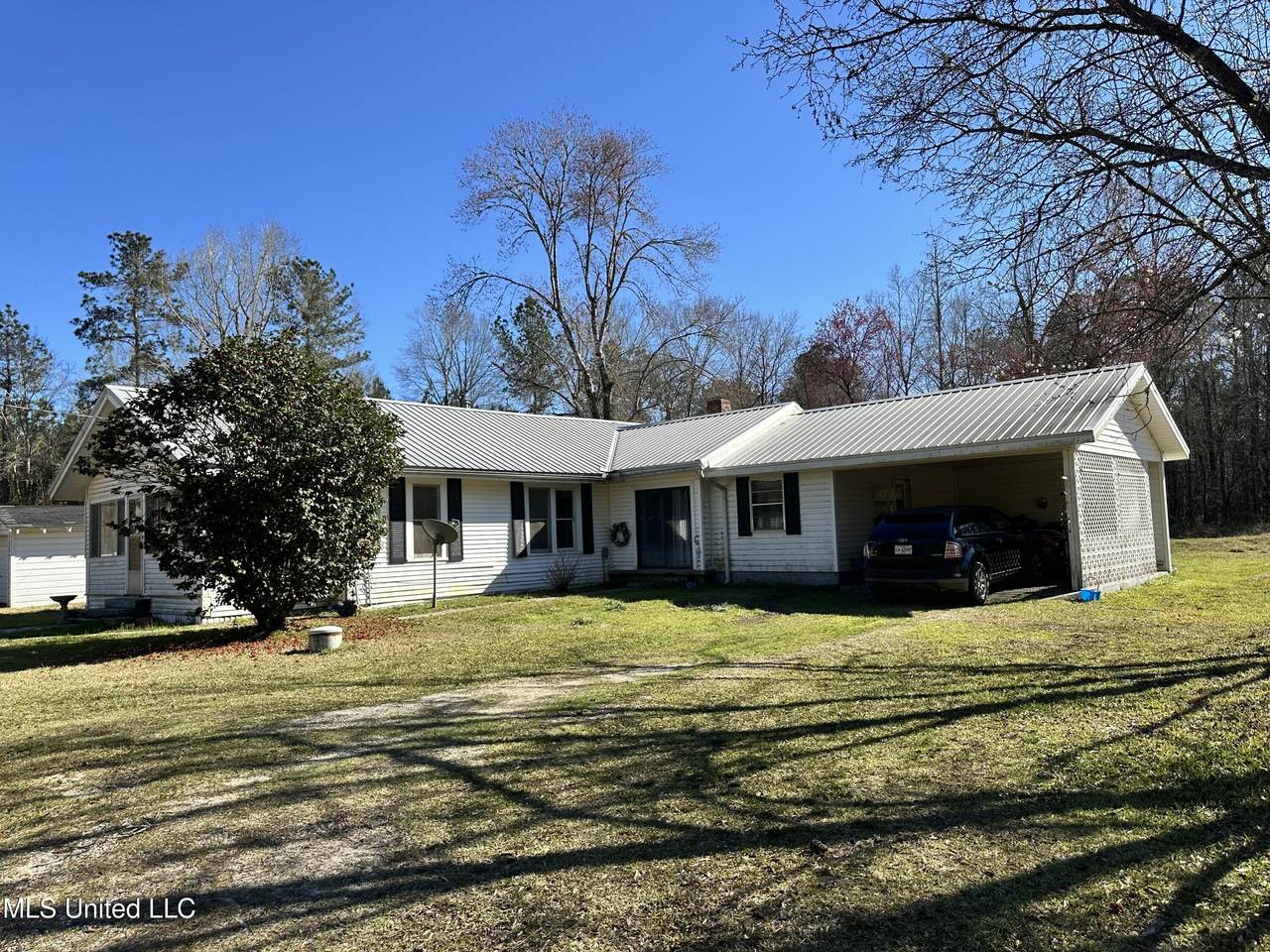 6258 Salem Road - Photo 1