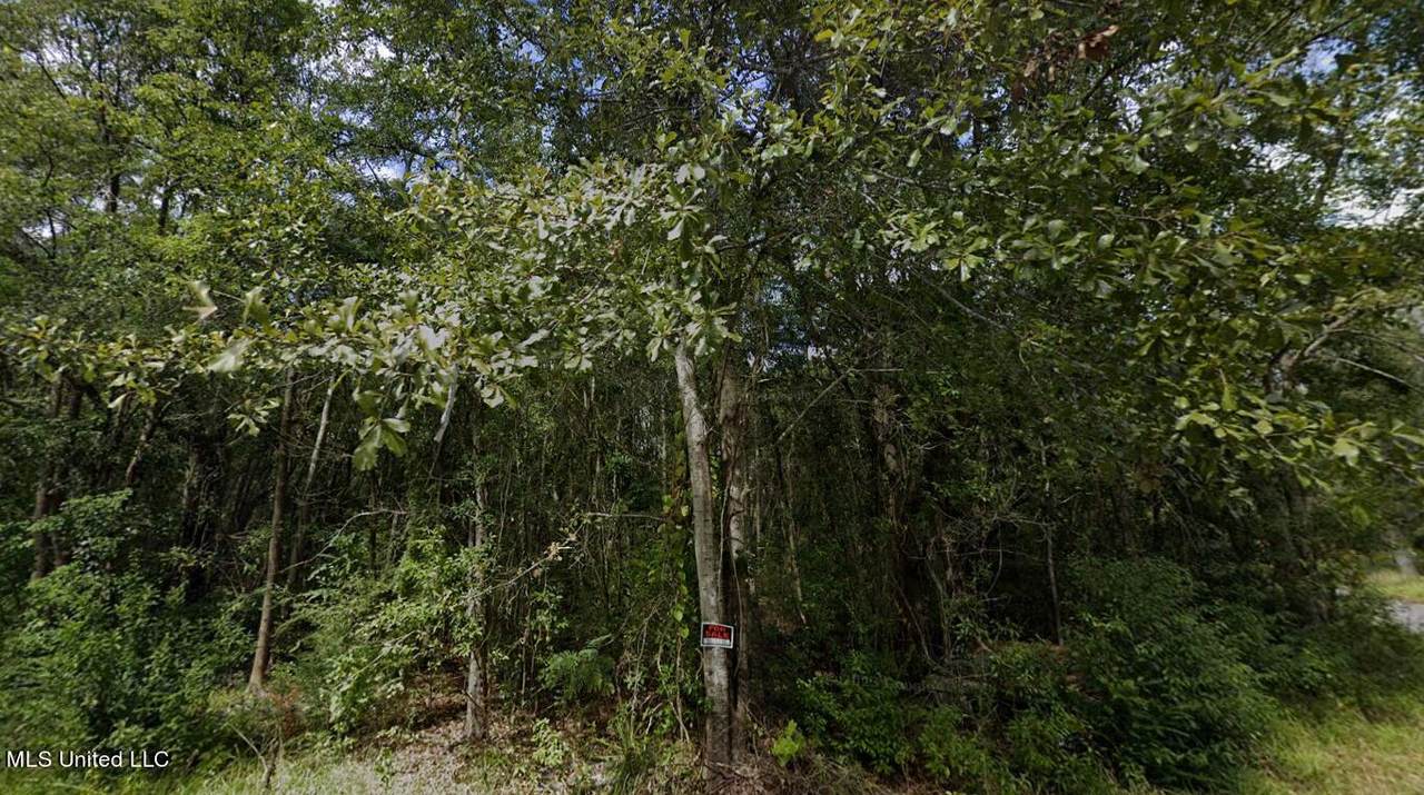  Lloyd Street - Photo 1