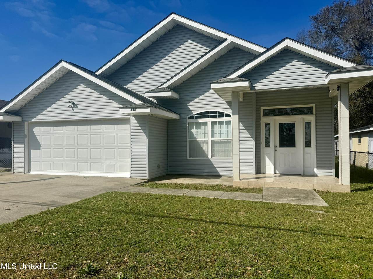 345 Bowen Street - Photo 1