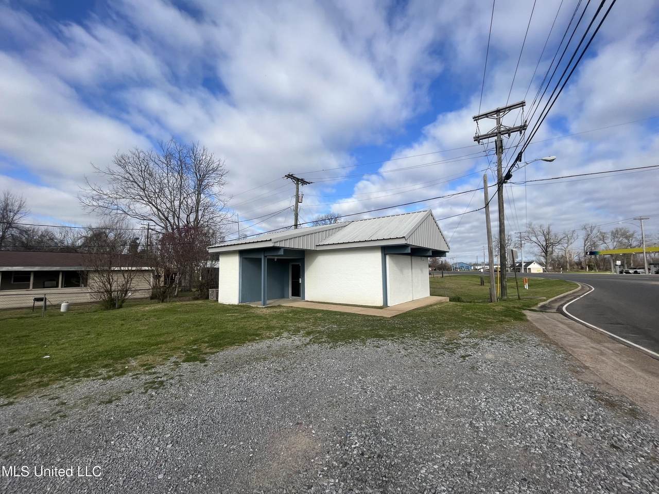 401 Lynn Street - Photo 1