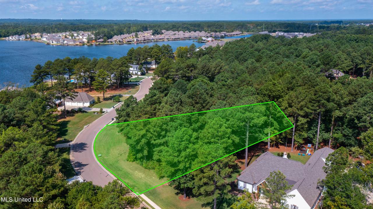 192 Harbor View Drive - Photo 1