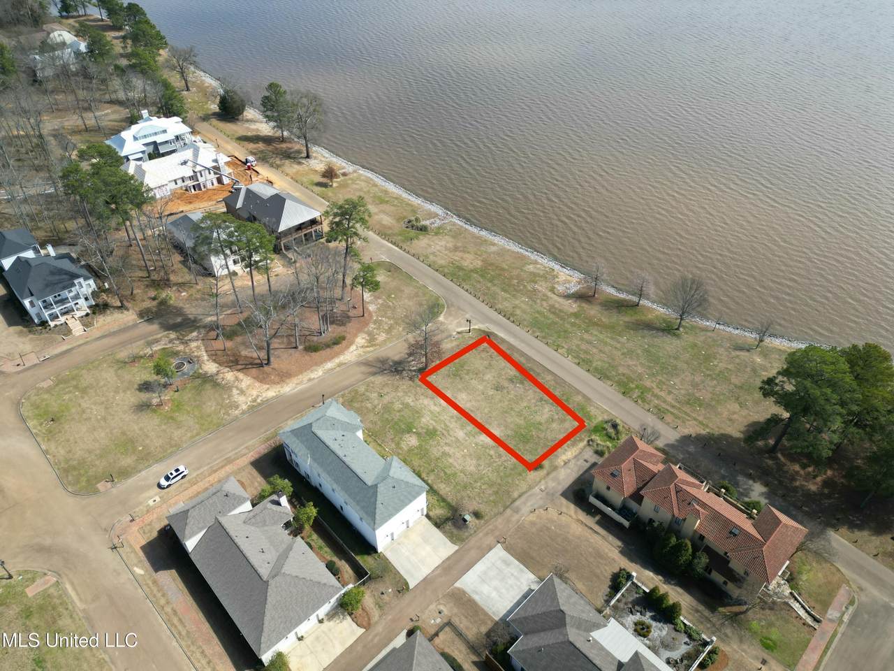 100 Florida Boulevard - Photo 1