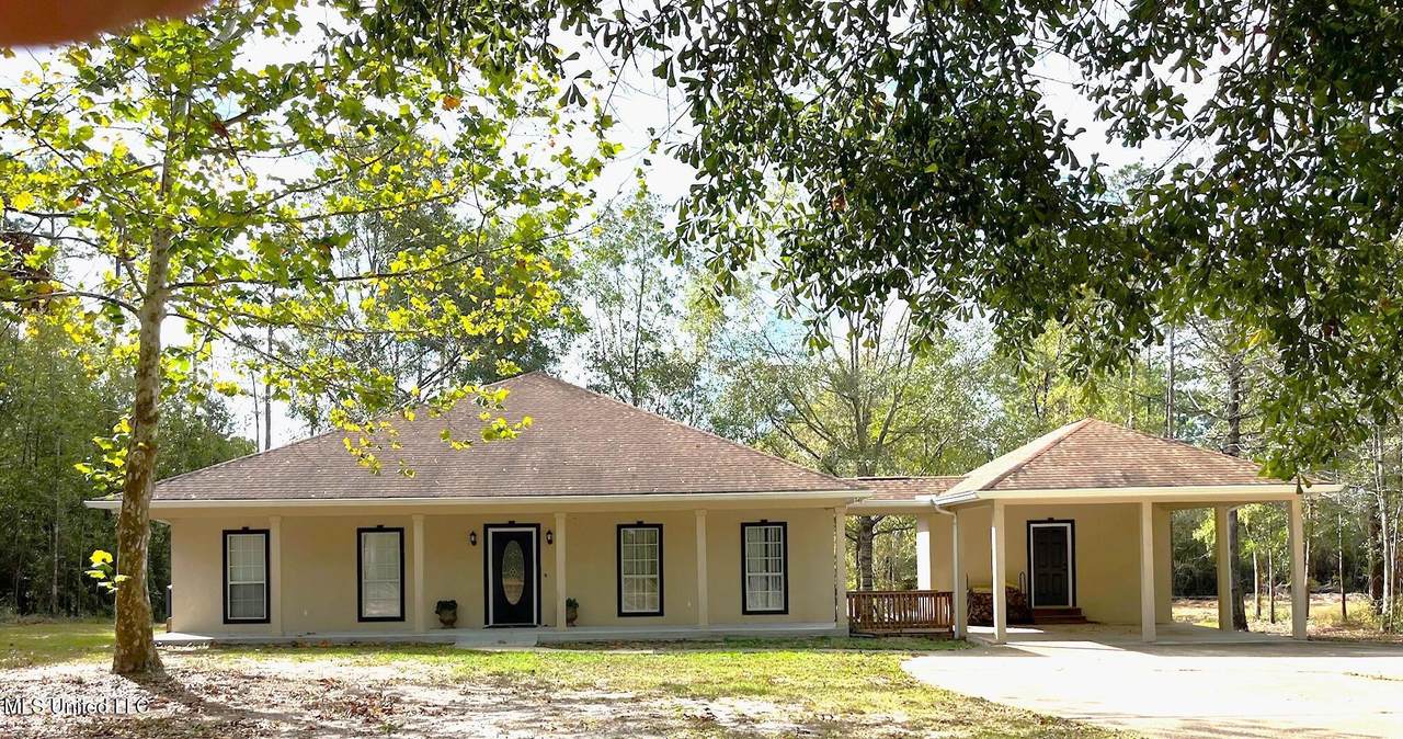 120 Maple Drive - Photo 1