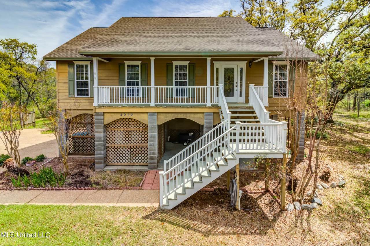4510 Washington Avenue - Photo 1