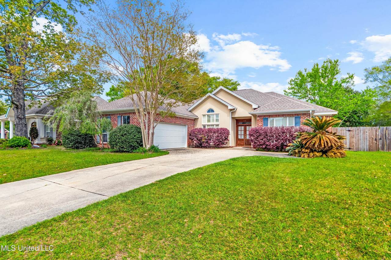 2032 Englewood Drive - Photo 1