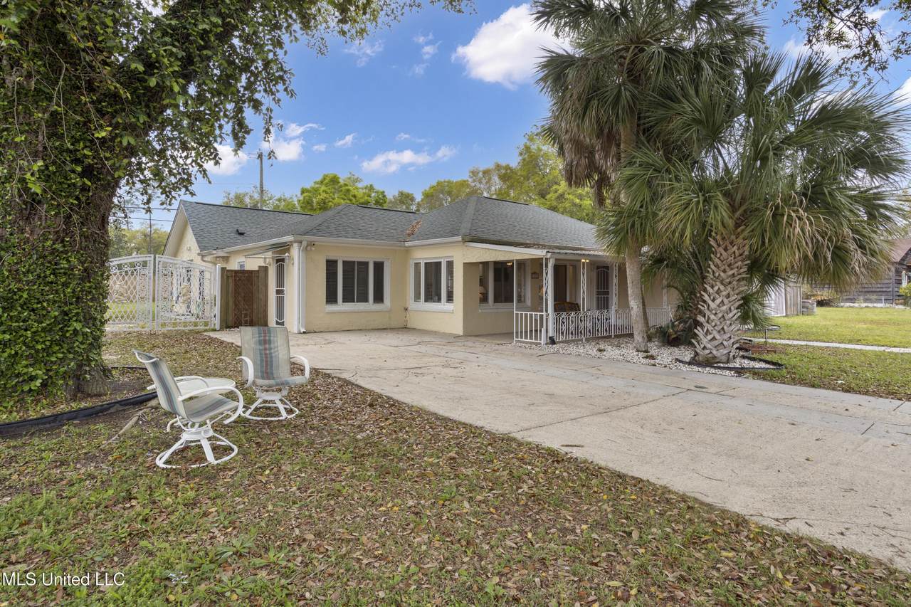 145 Briarfield Avenue - Photo 1