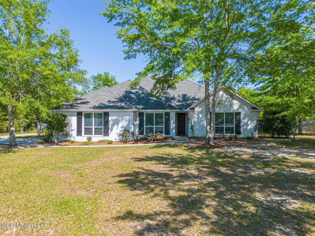 8521 Julia Drive - Photo 1