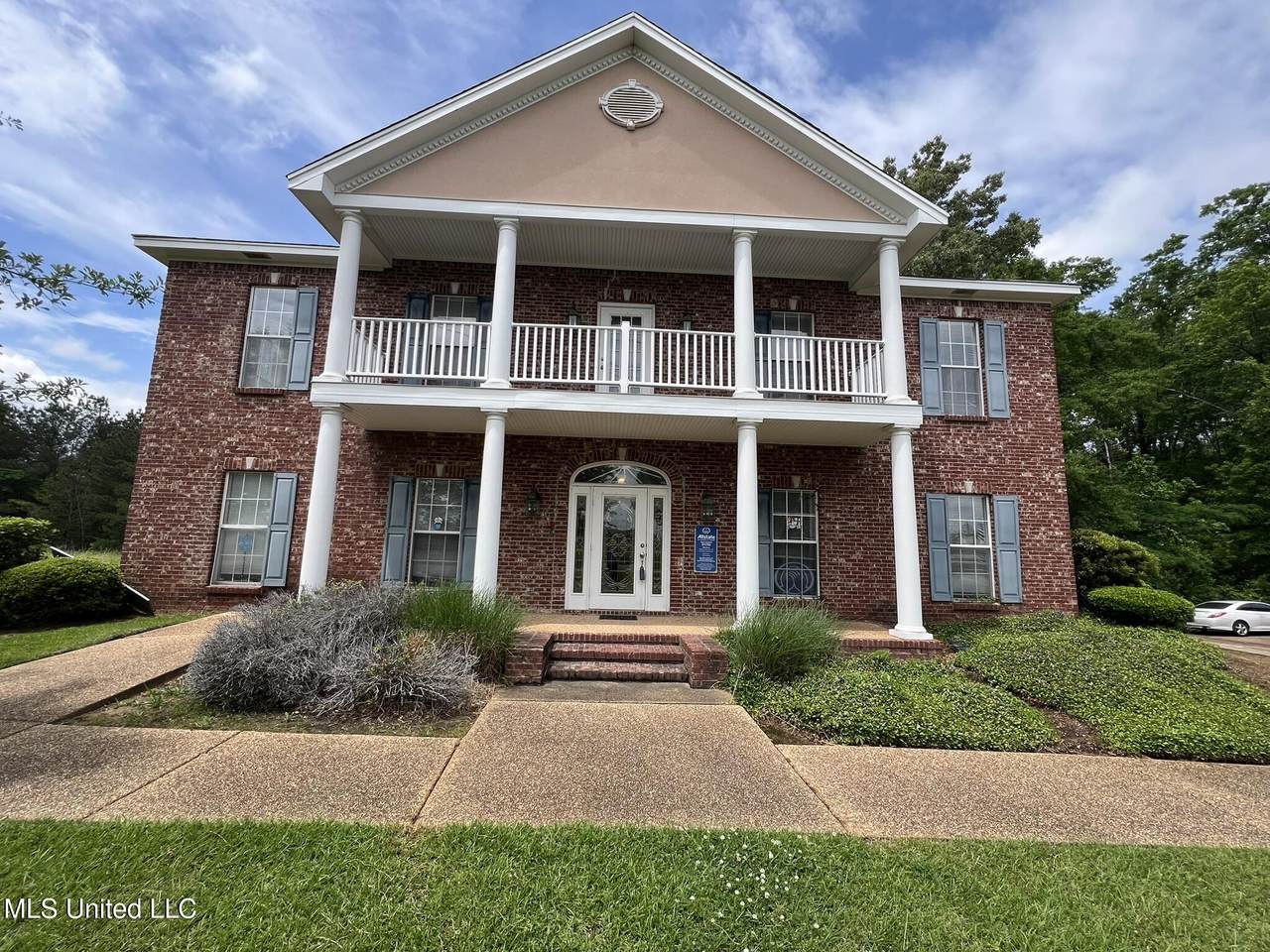 118 Byram Parkway - Photo 1