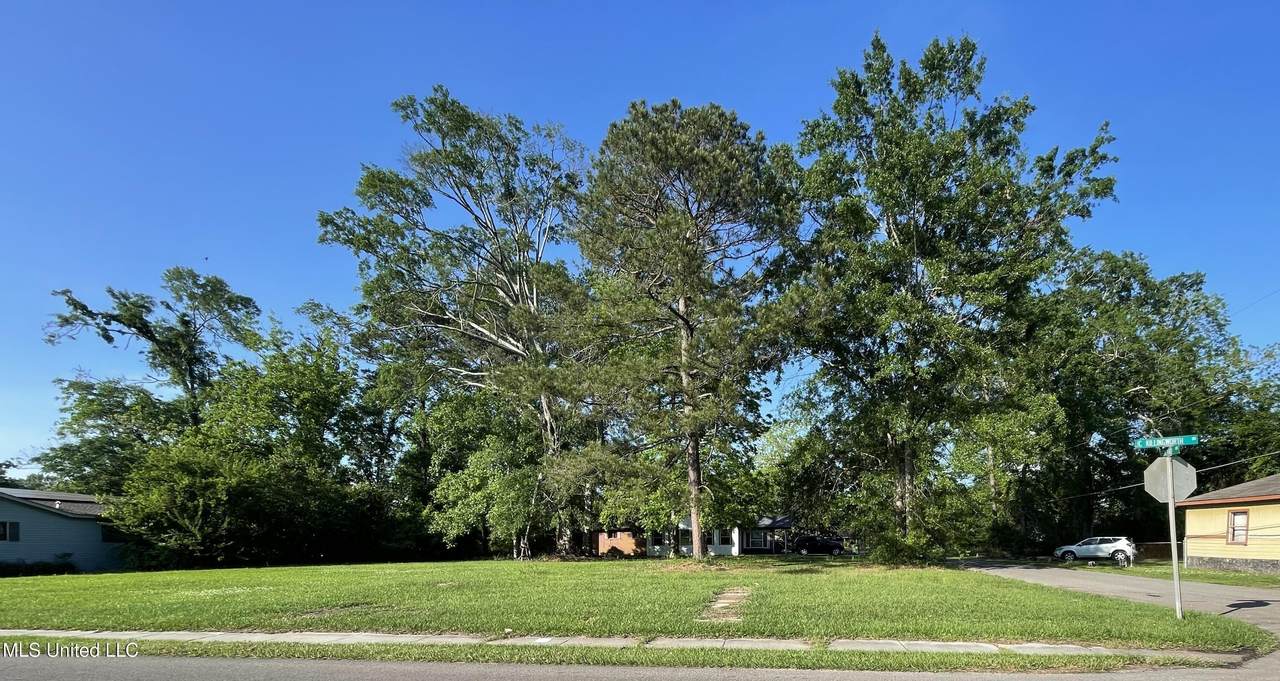 424 J C Killingsworth Drive - Photo 1