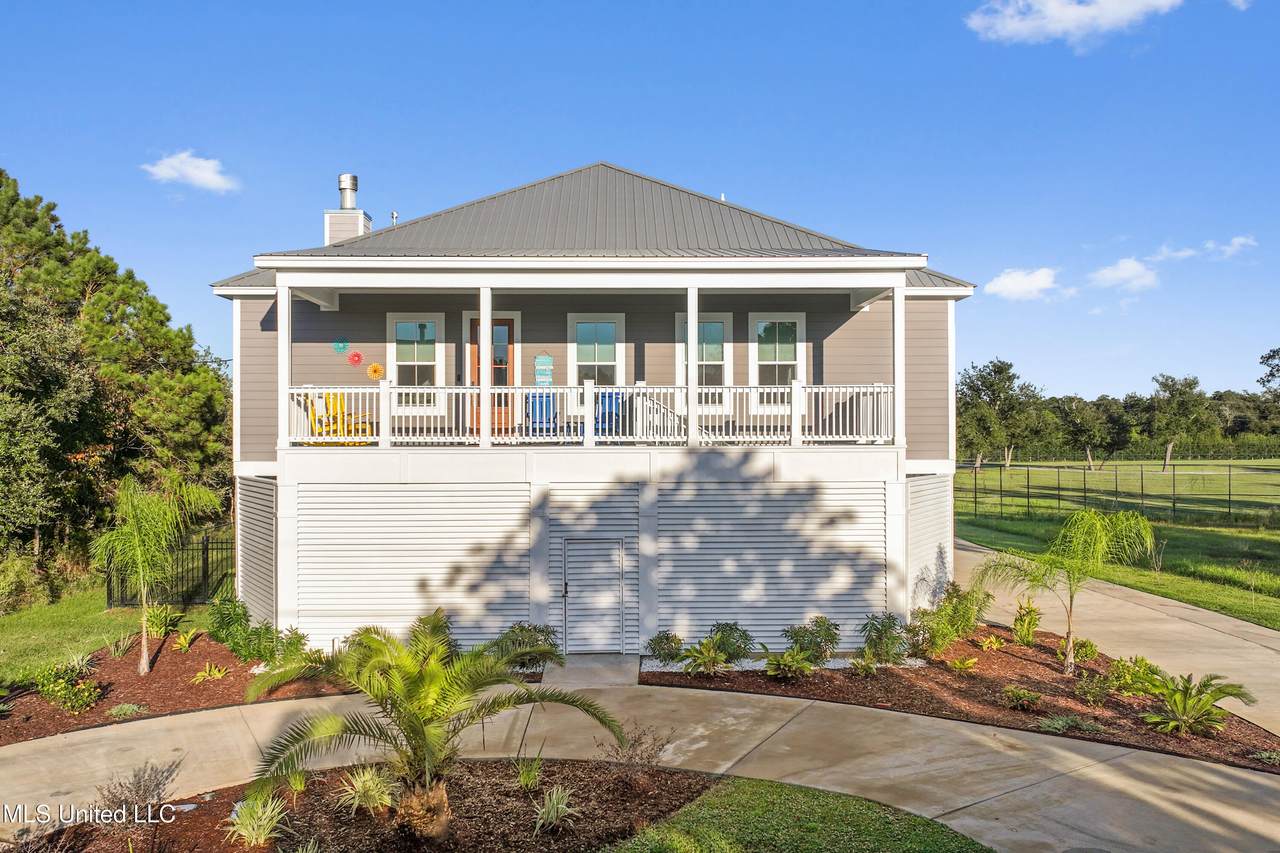 14 Sherman Avenue - Photo 1