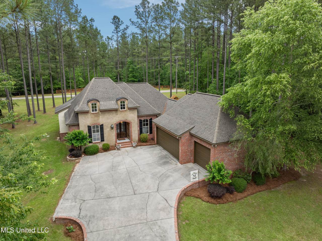 10 Magnolia Crossing Road - Photo 1