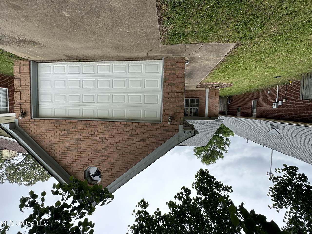 1664 Thomas Street - Photo 1