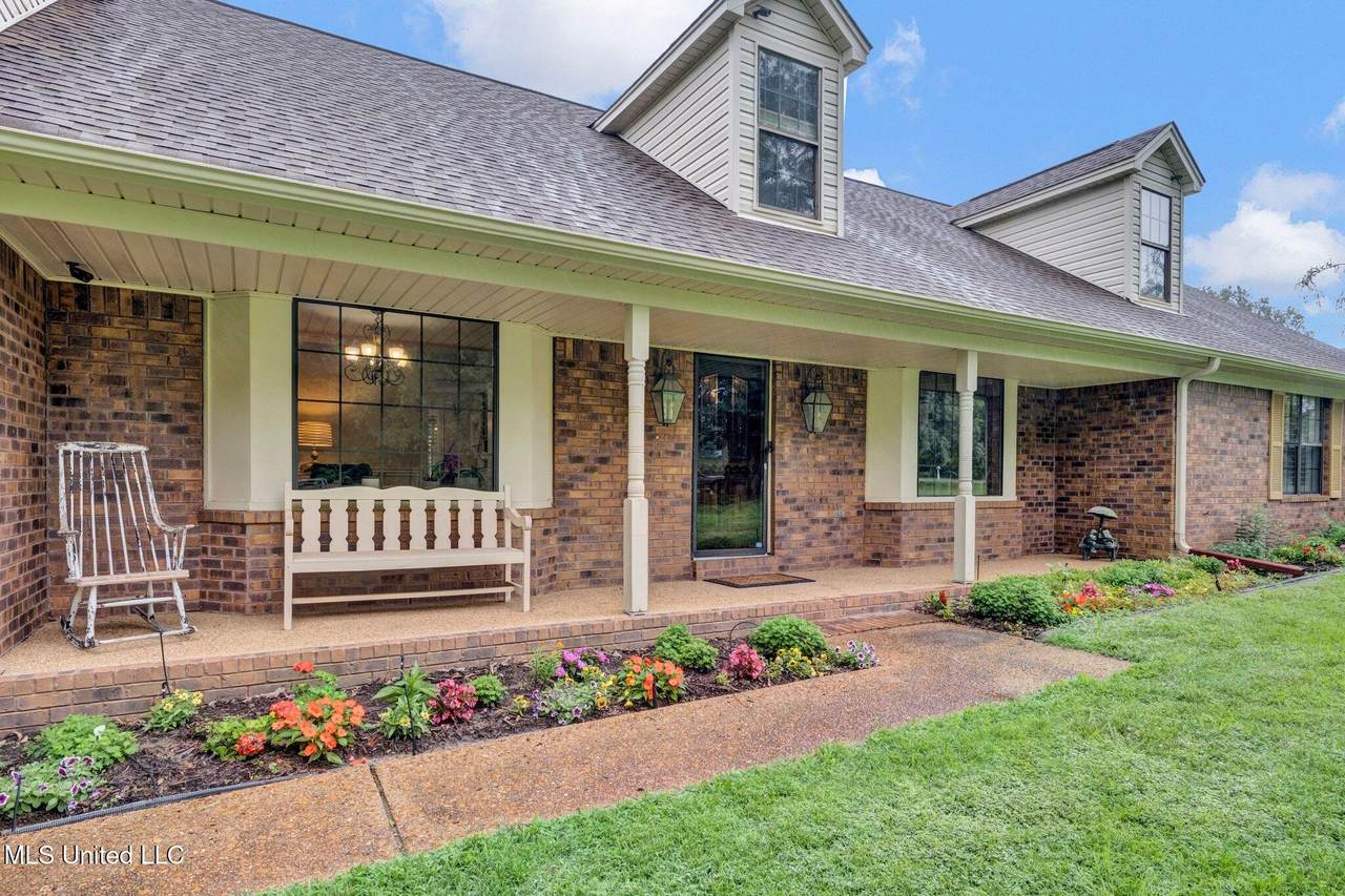 8140 Hunters Hill Cove - Photo 1