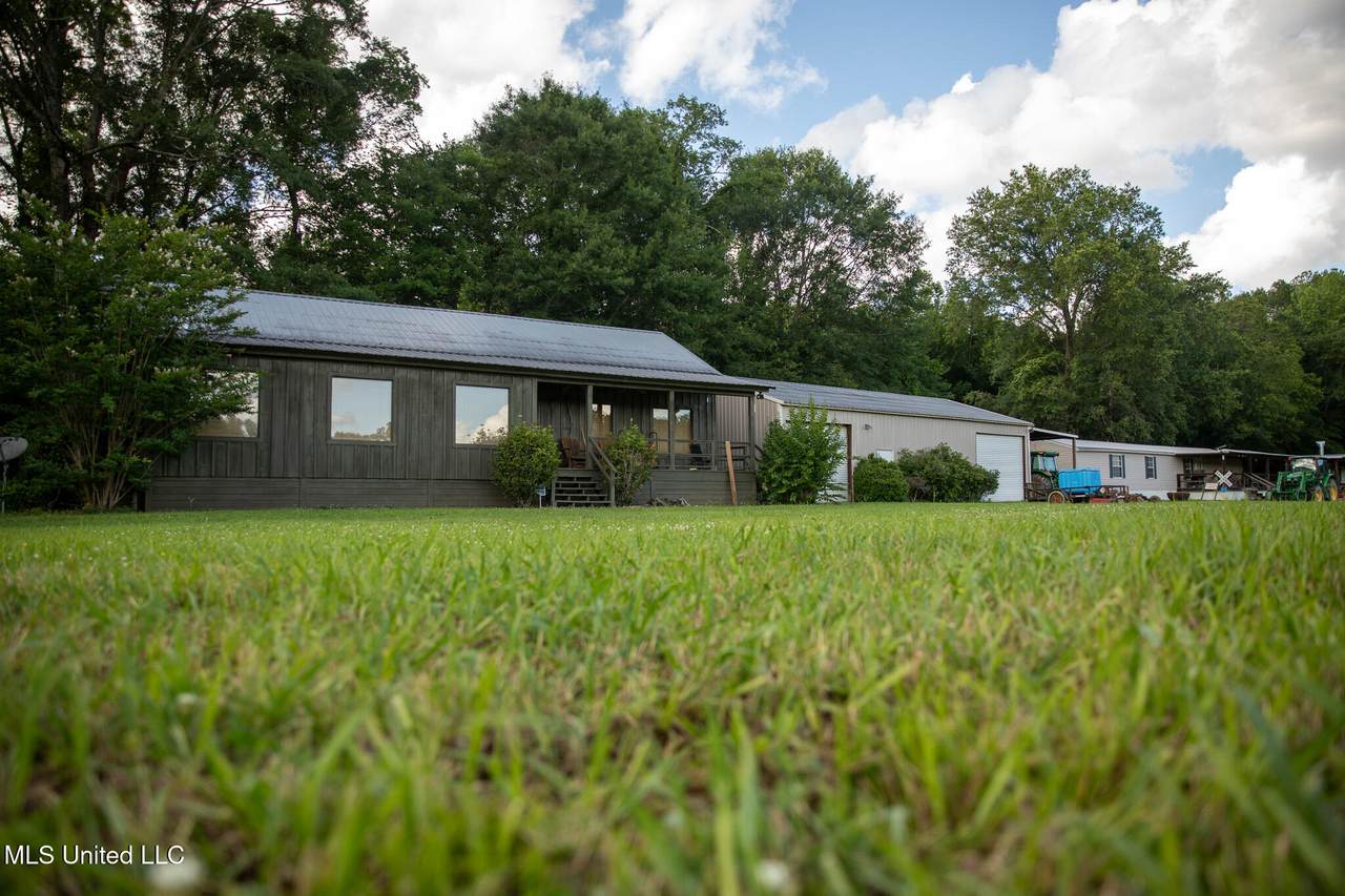 11490 Vaughan Road - Photo 1