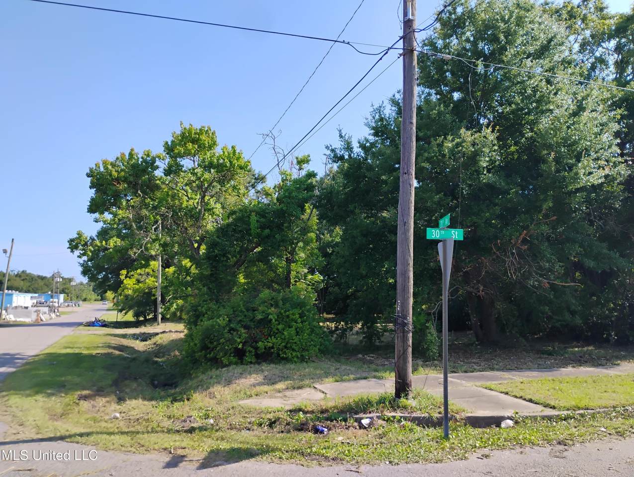 2001 30th Street - Photo 1