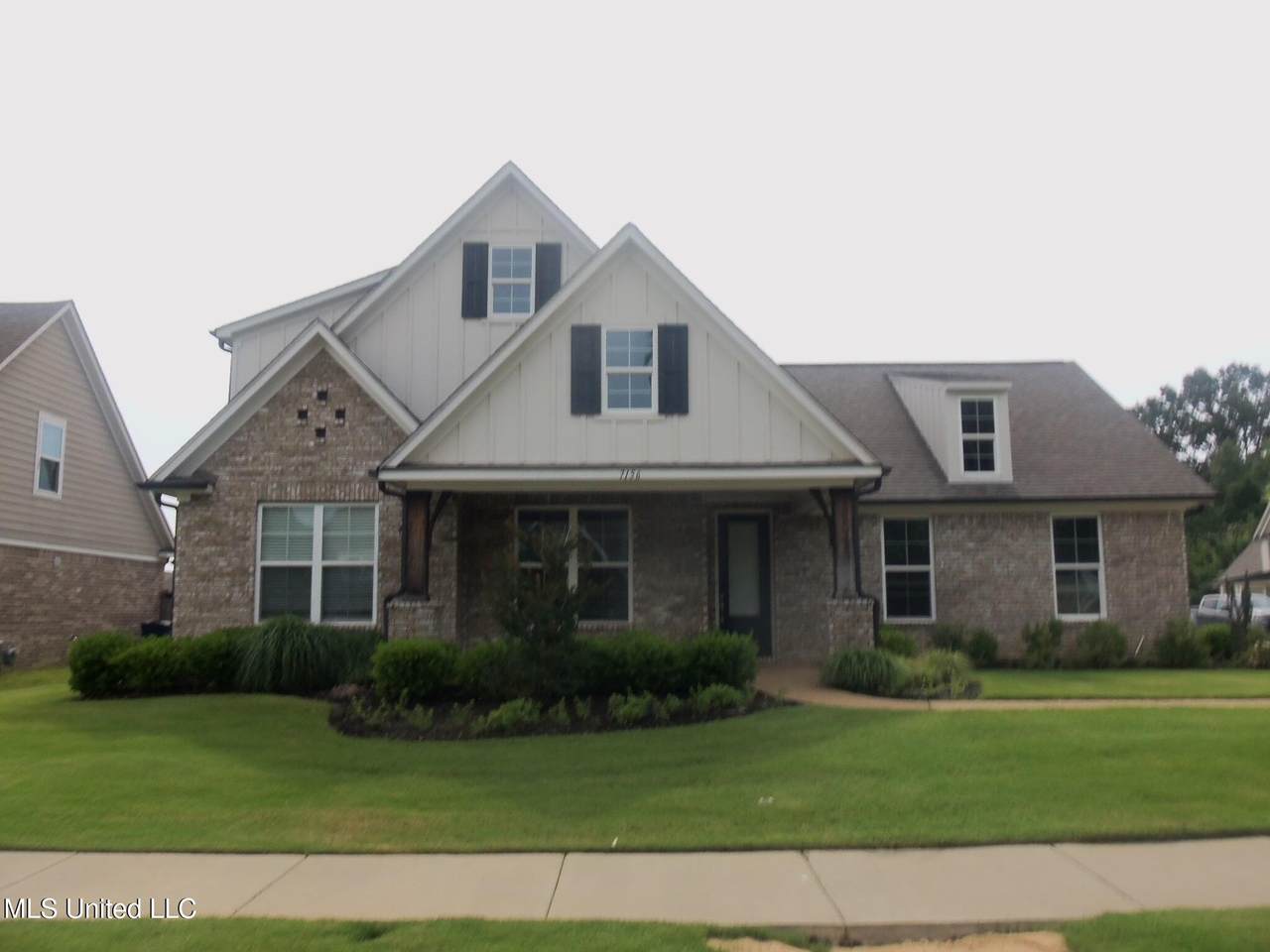 7156 Edgewater Drive - Photo 1