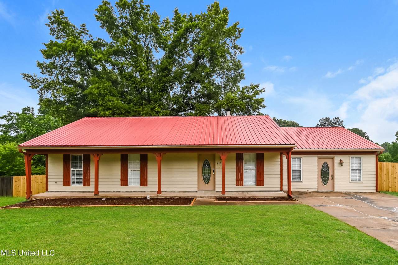 3720 Ramblewood Drive - Photo 1