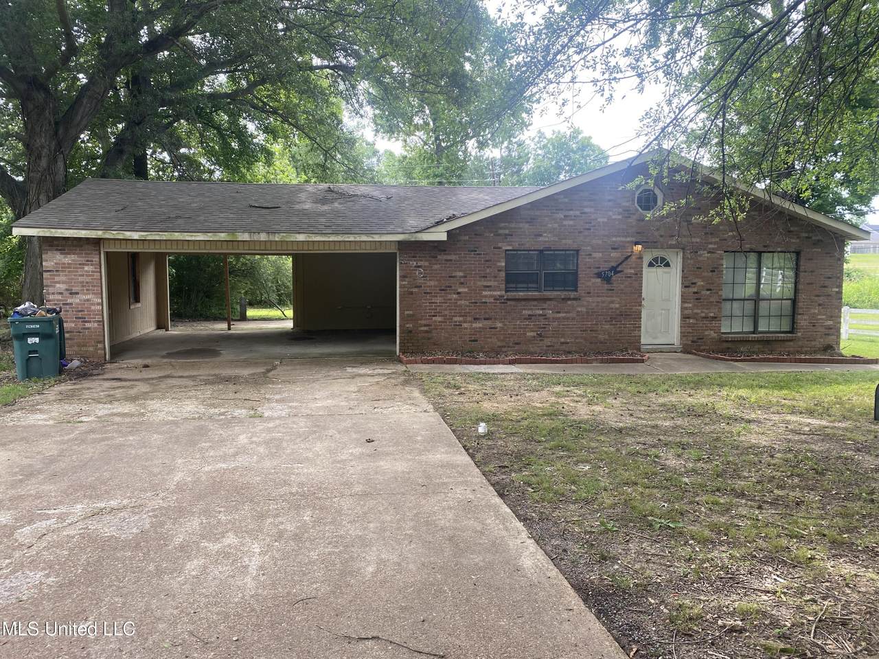 5704 Westminister Lane - Photo 1