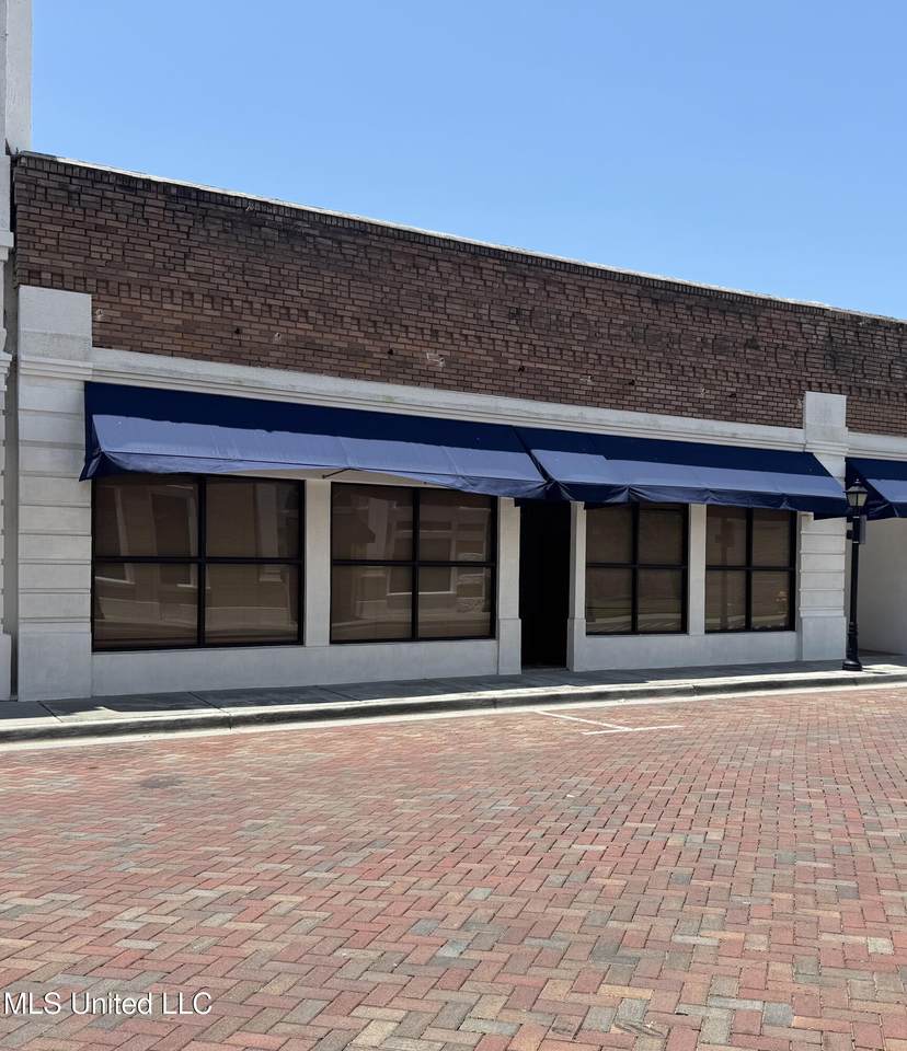 763 Howard Avenue - Photo 1
