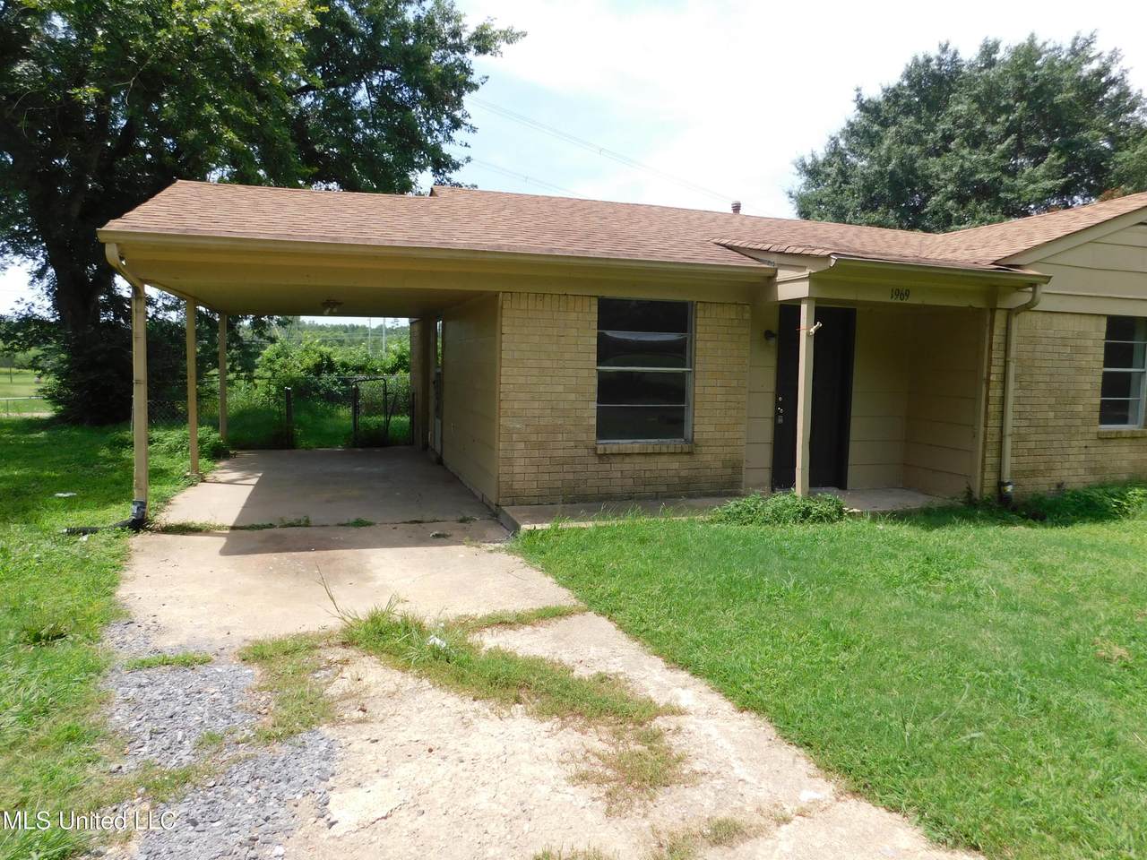 1969 Dorchester Drive - Photo 1