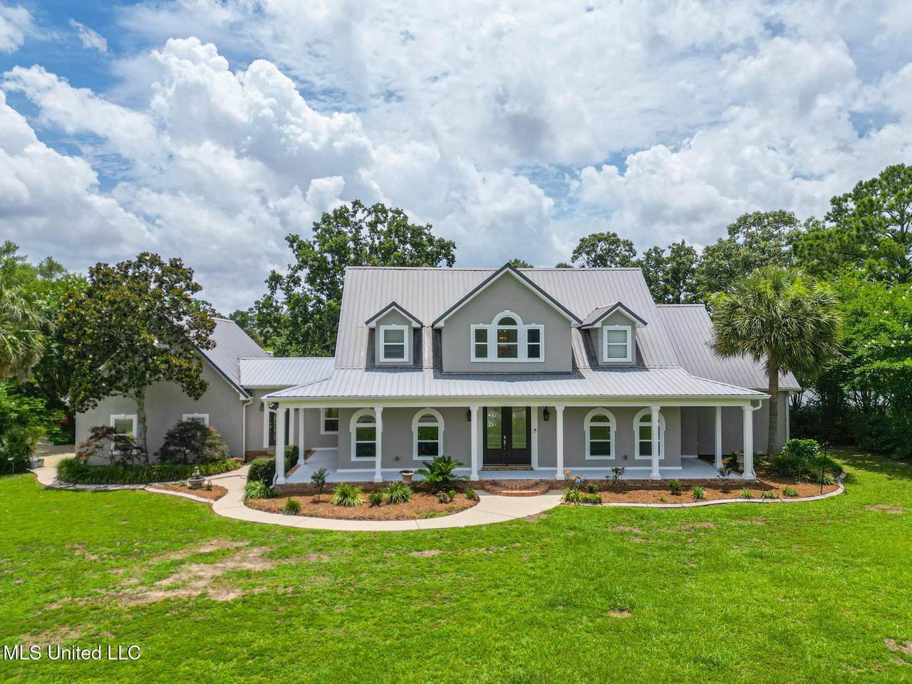 5029 Crescent Ridge Drive - Photo 1