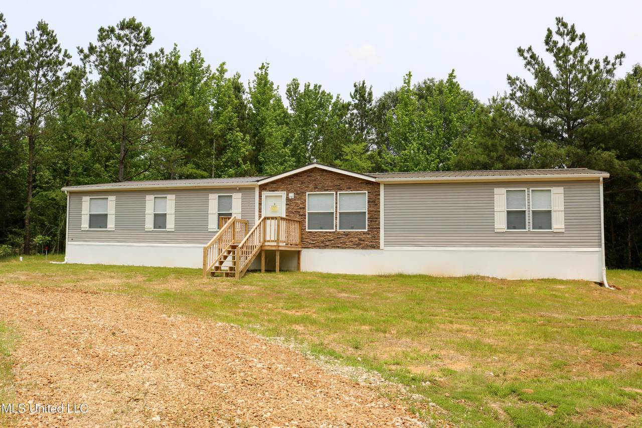 208 Cedar Crest Drive - Photo 1