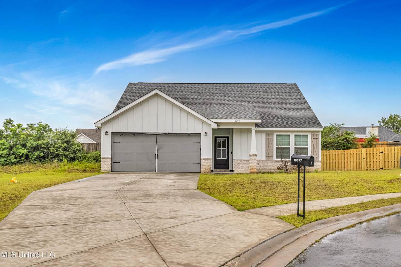 18097 Craine Ridge Cove - Photo 1