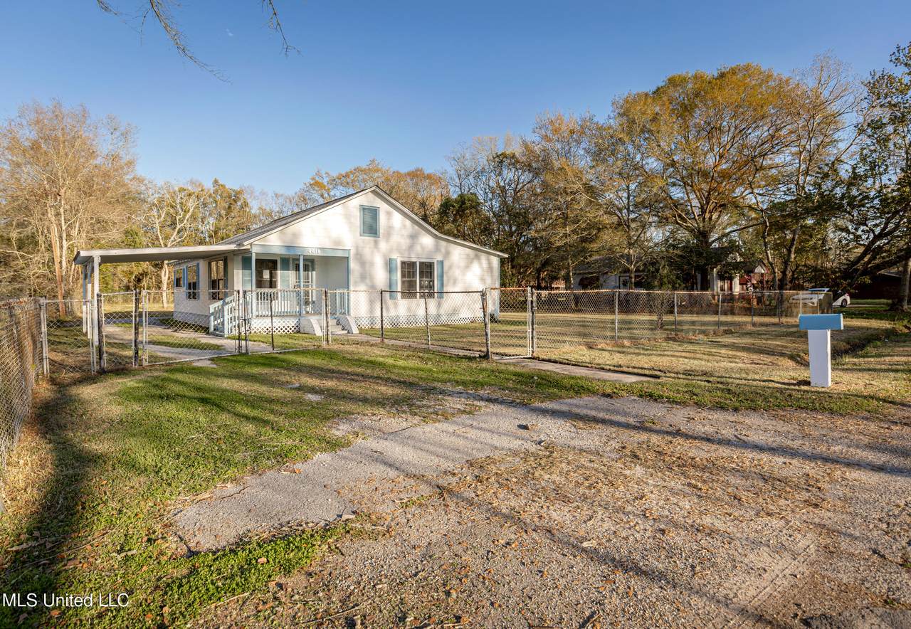4418 Richard Street - Photo 1