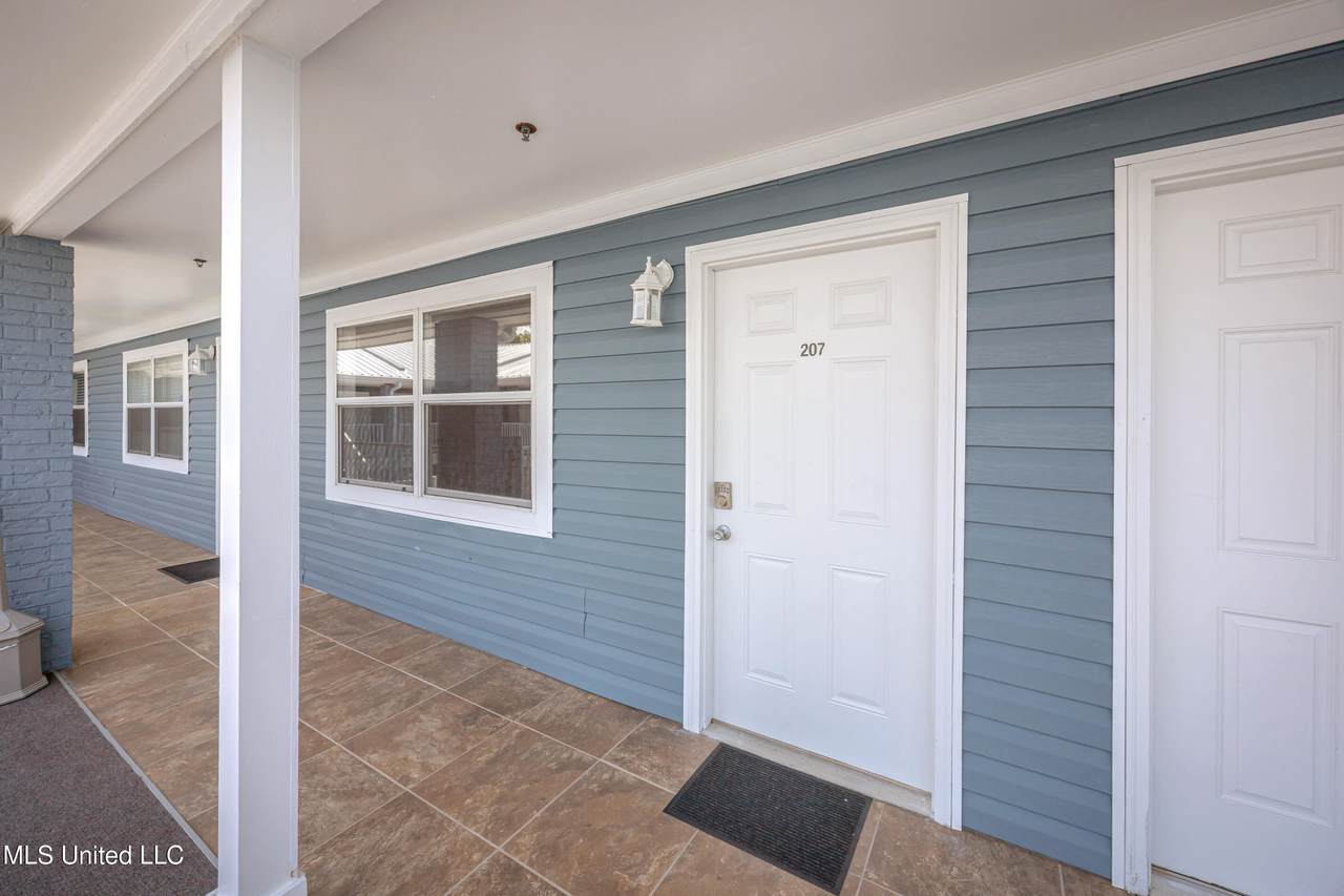 1282 Beach Boulevard - Photo 1