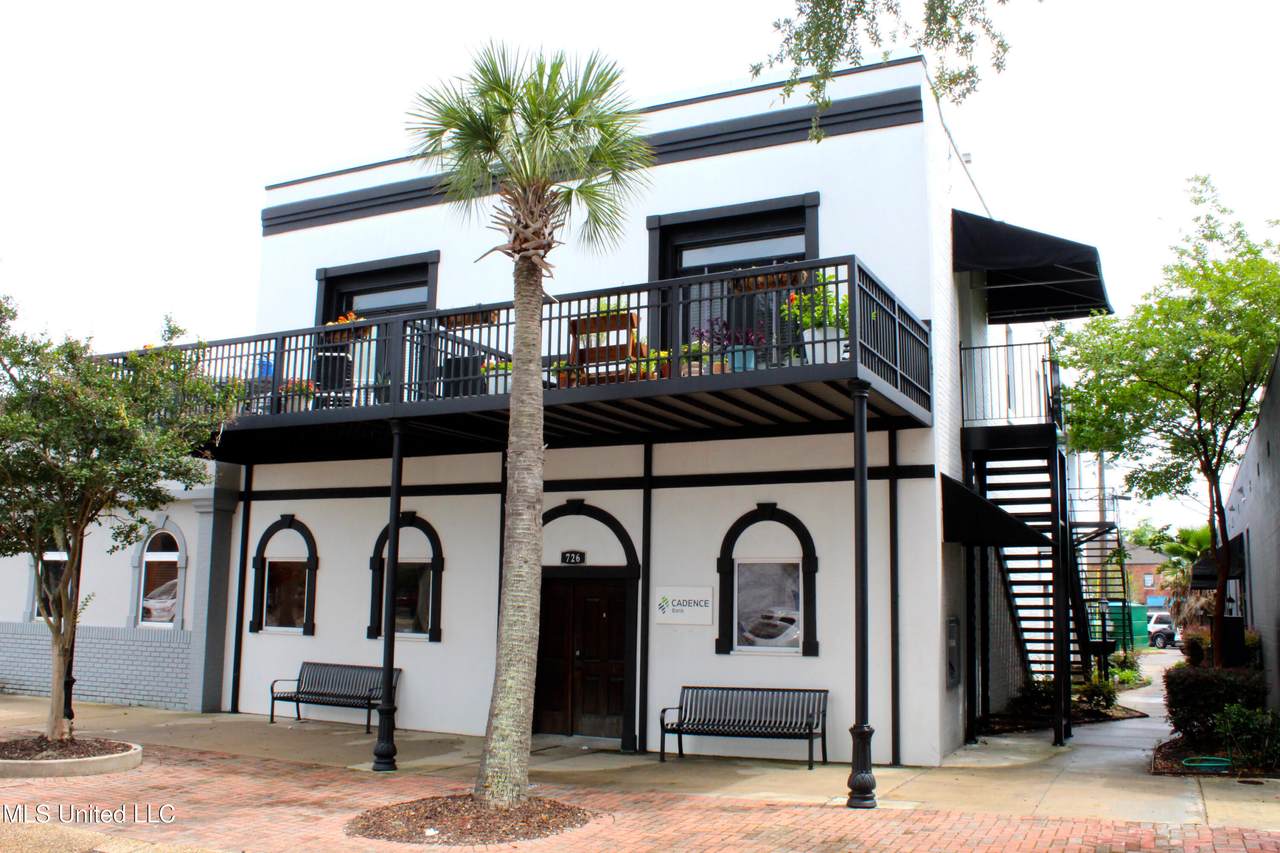 726 Delmas Avenue - Photo 1