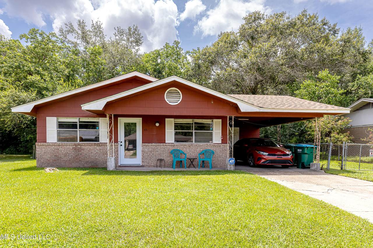 209 Kimberly Drive - Photo 1
