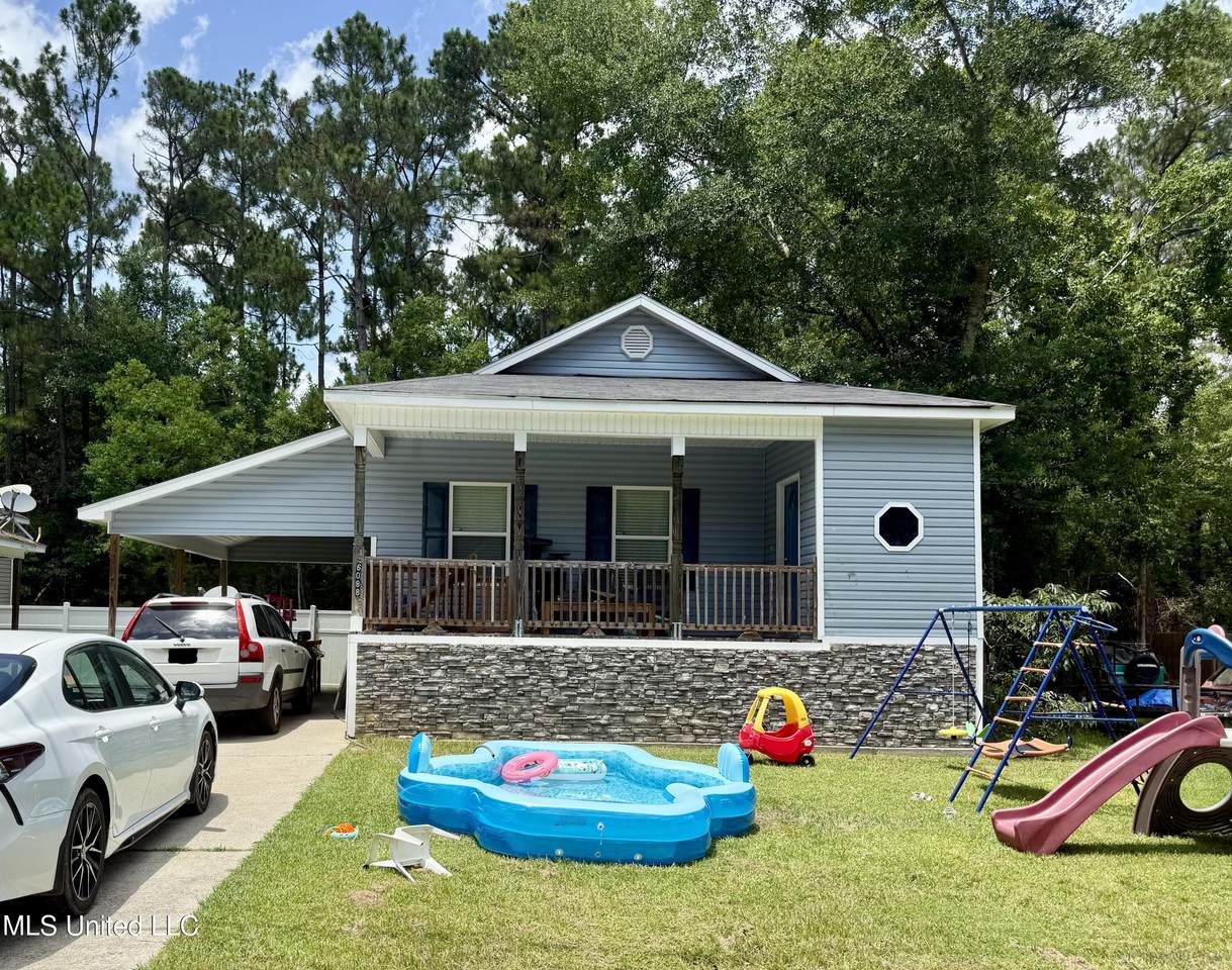 6088 Hinds Street - Photo 1
