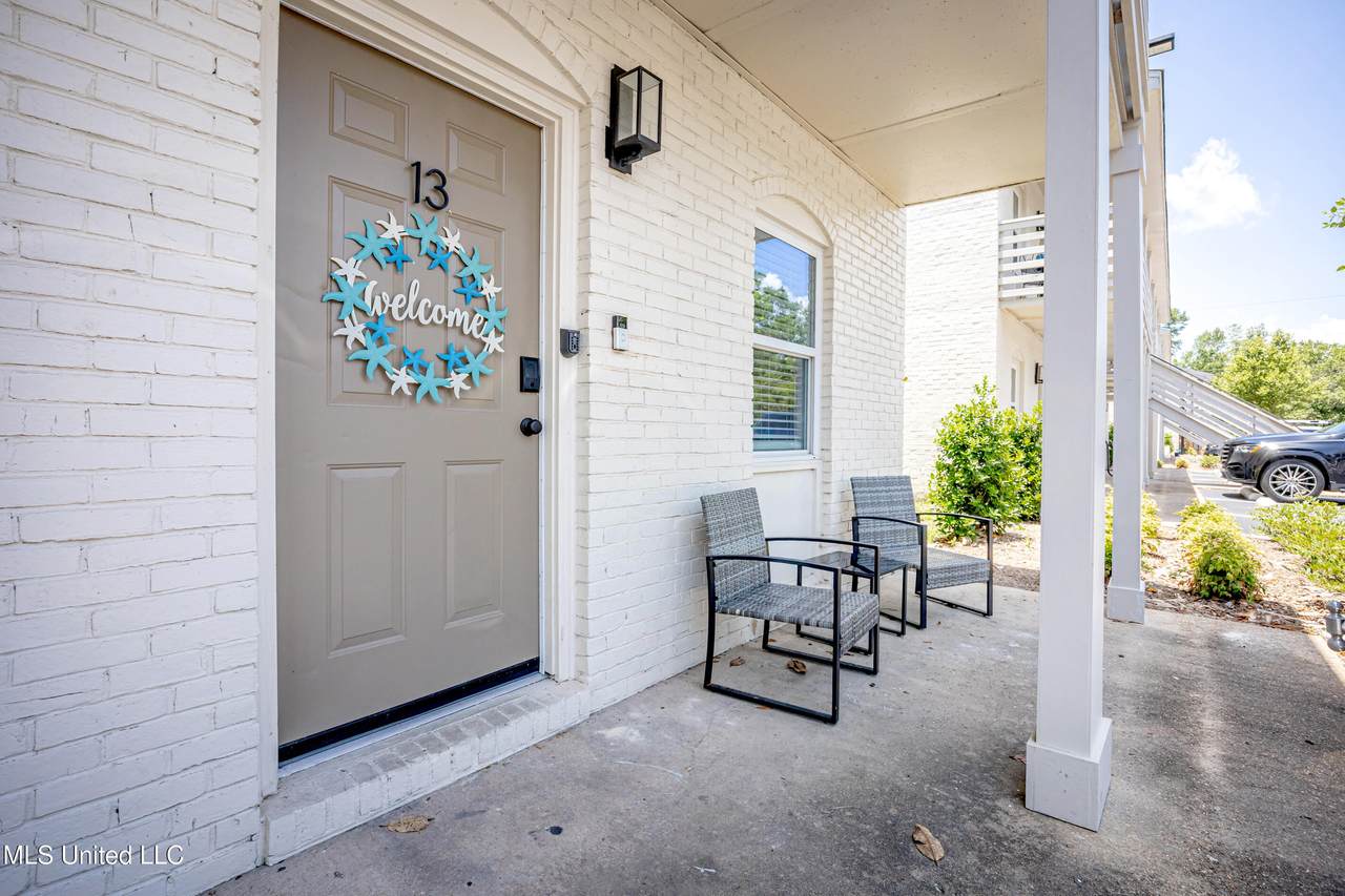 114 Ethel Circle - Photo 1