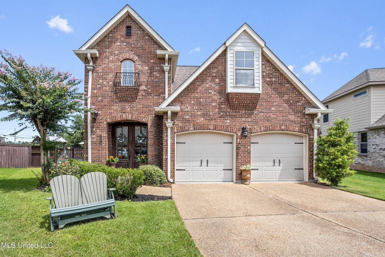 3841 Chateau Cove - Photo 1