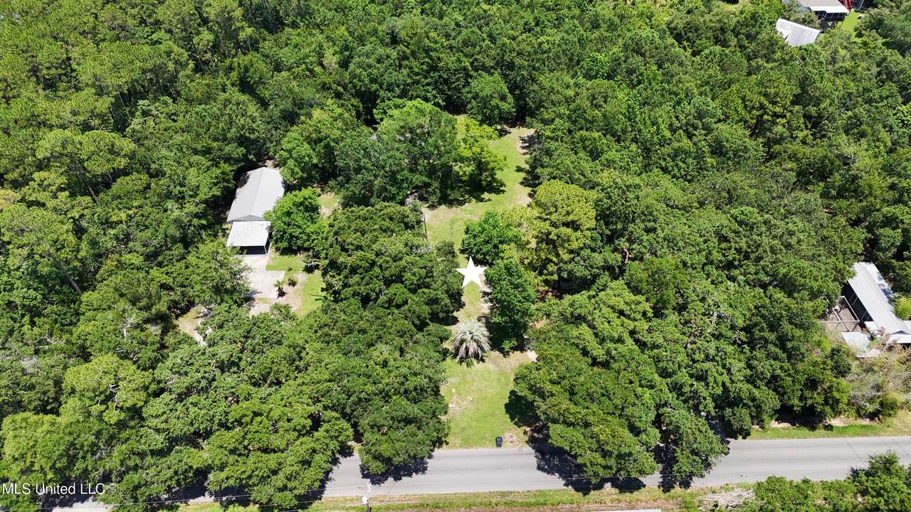 390 Clarence Avenue - Photo 1
