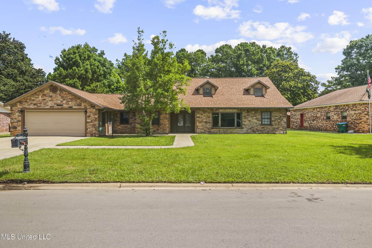 1400 Cotita Drive - Photo 1