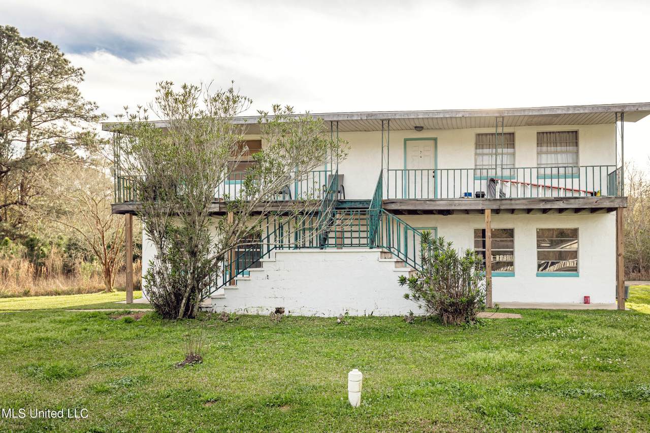 8429 Highway 613 - Photo 1