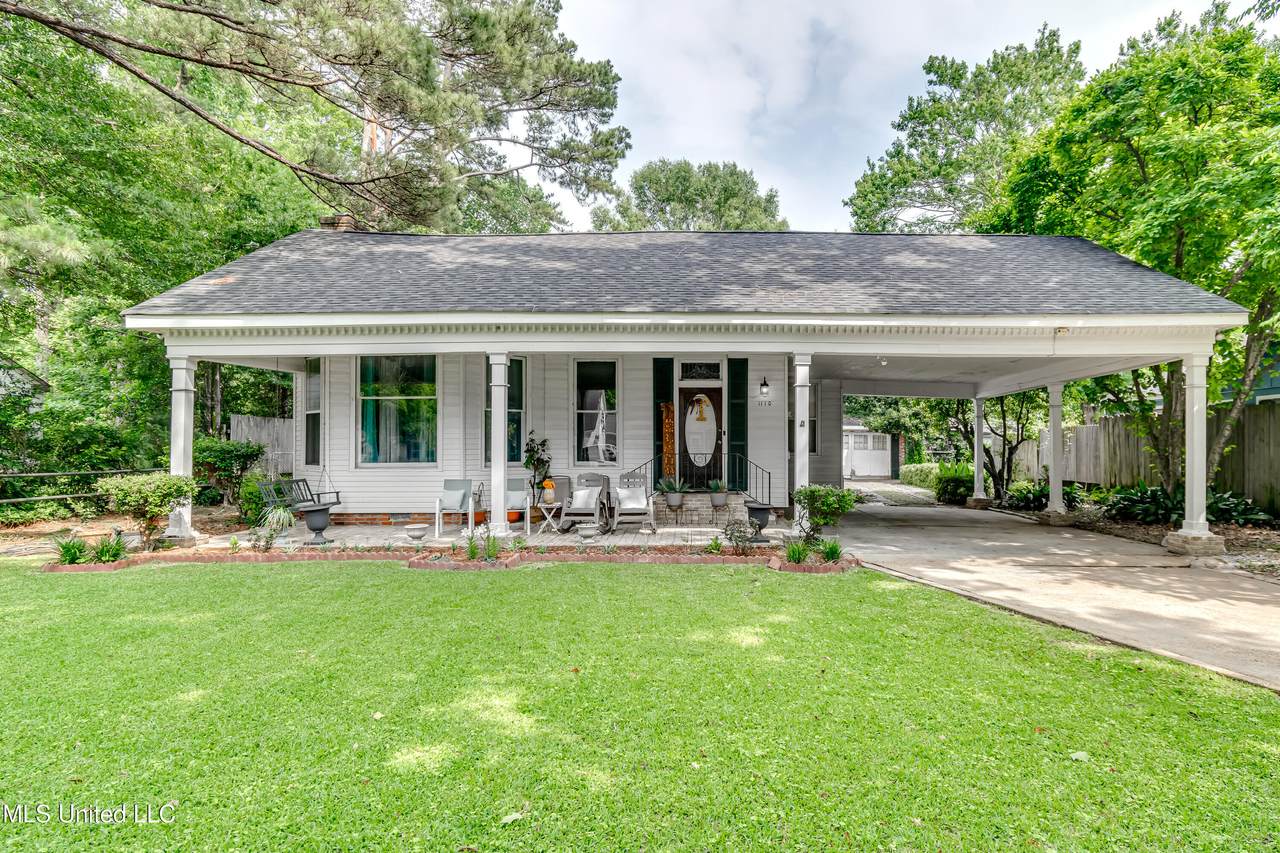 1110 Jackson Avenue - Photo 1