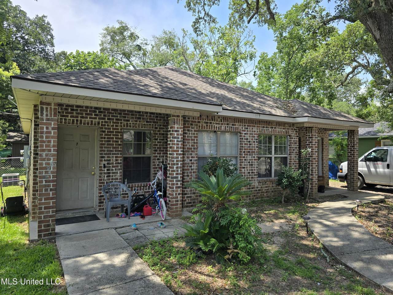 2227 5th Avenue - Photo 1