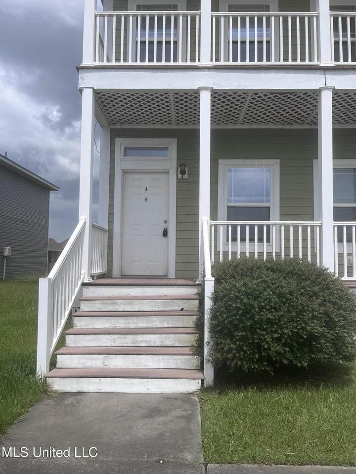 2404 Gladiolus Street - Photo 1