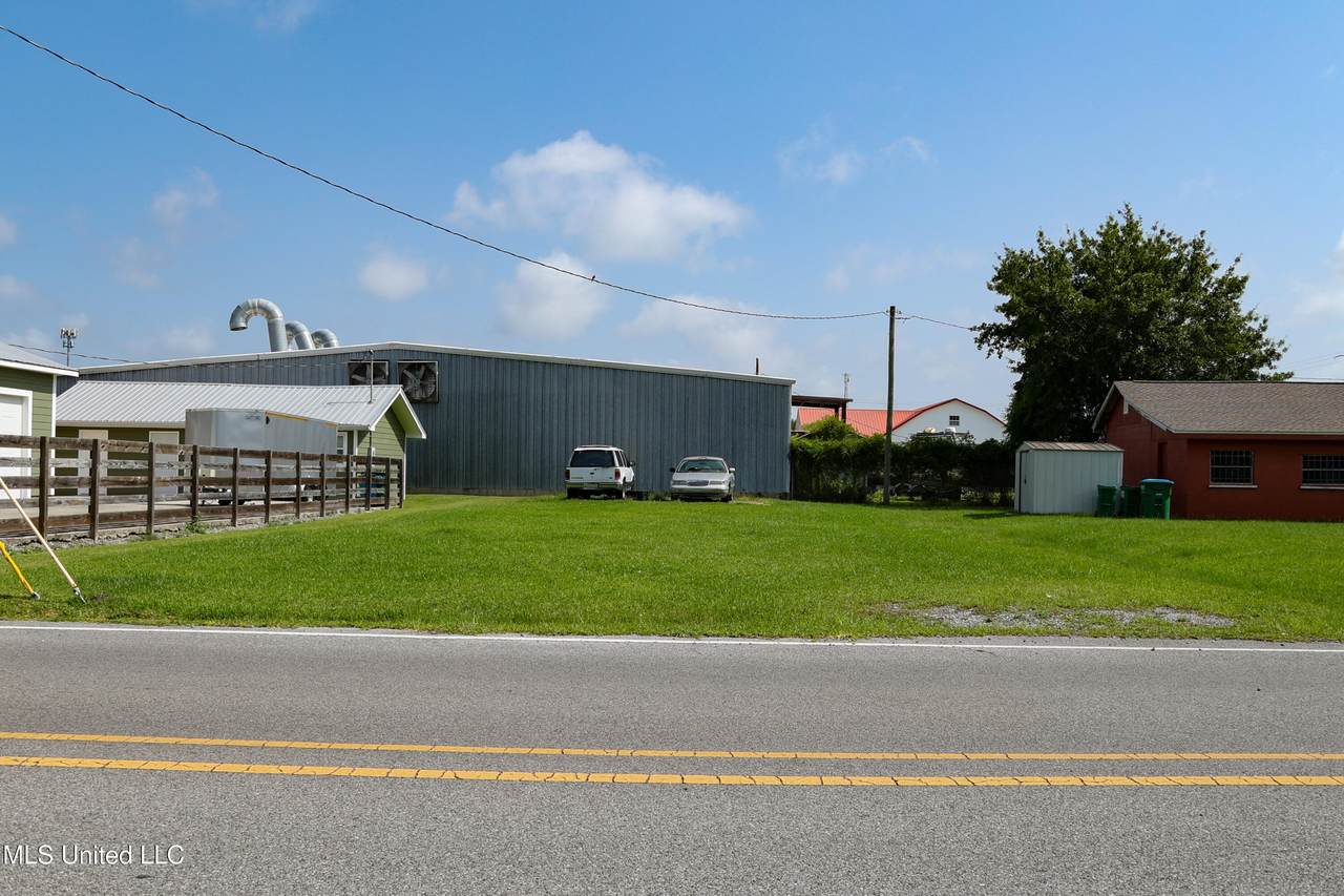 Live Oak Avenue - Photo 1