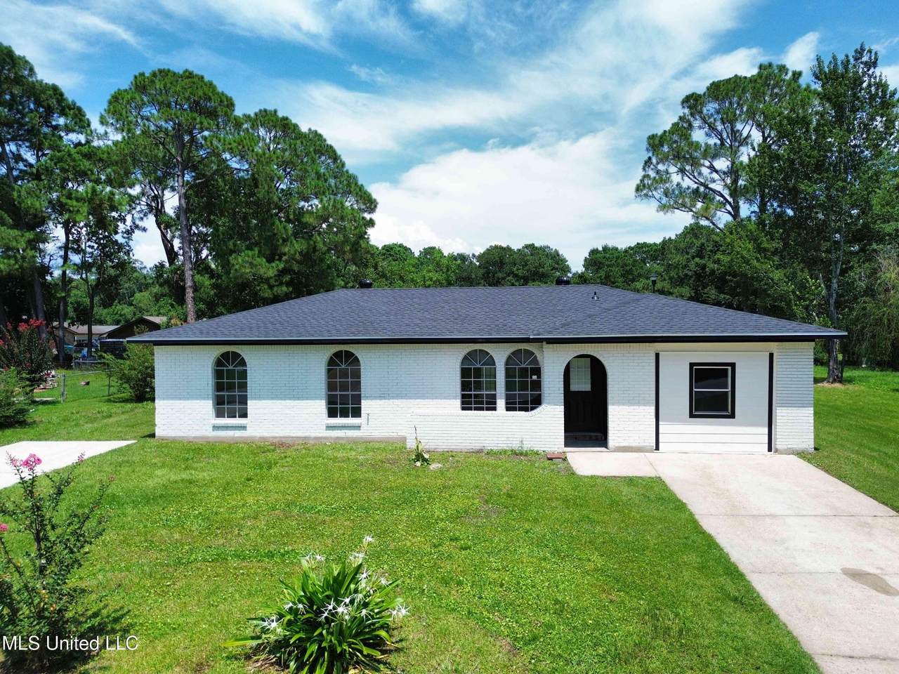 2604 Fraternity Drive - Photo 1