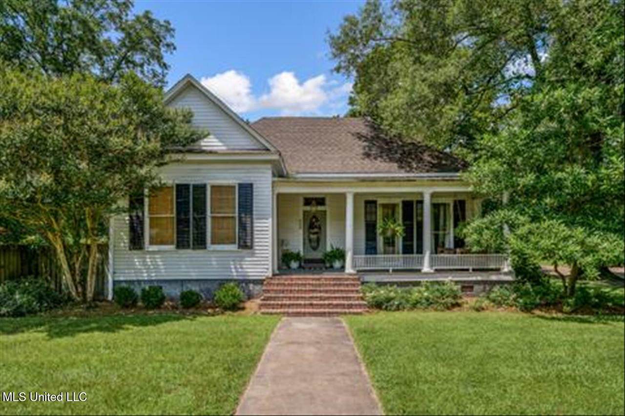 260 College Avenue - Photo 1