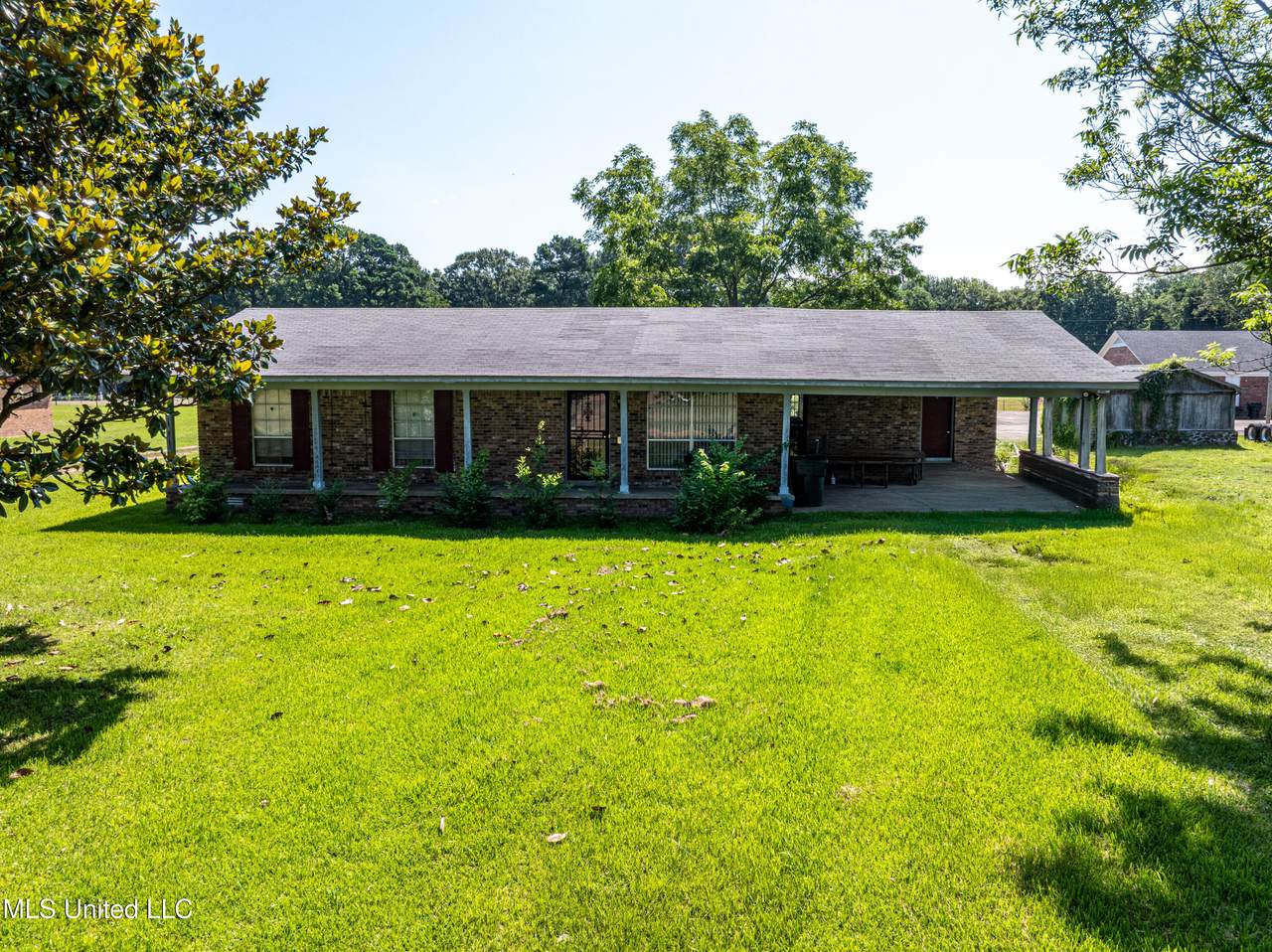 713 West Street - Photo 1