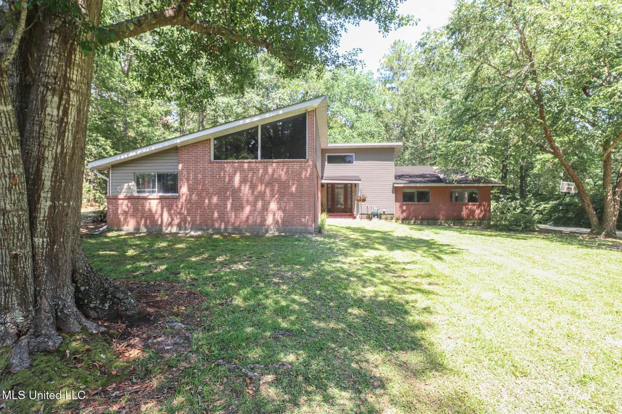 6113 Juniper Drive - Photo 1