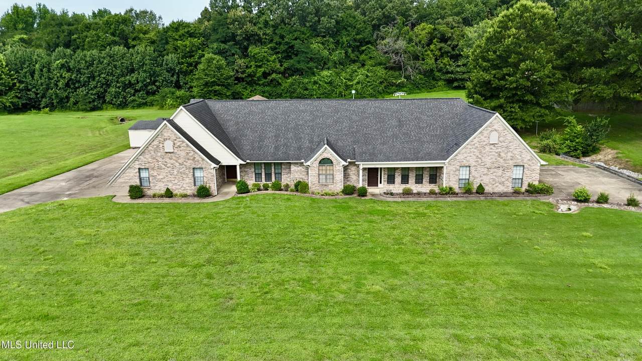 155 Foxwood Circle Circle - Photo 1