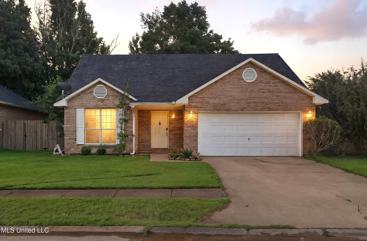 2059 Woodfield Lane - Photo 1