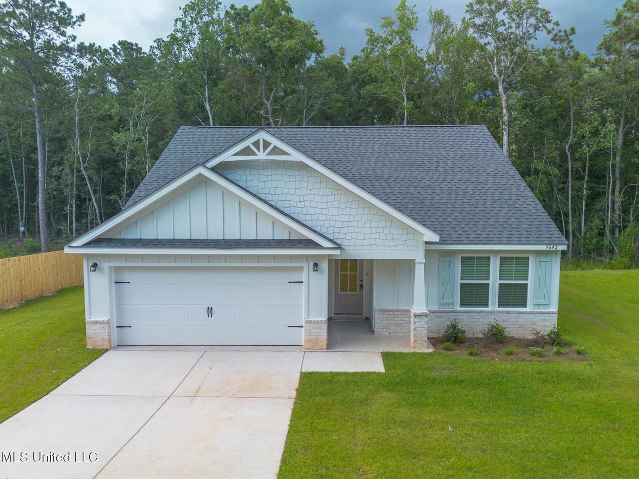 9642 Oaklawn Road - Photo 1
