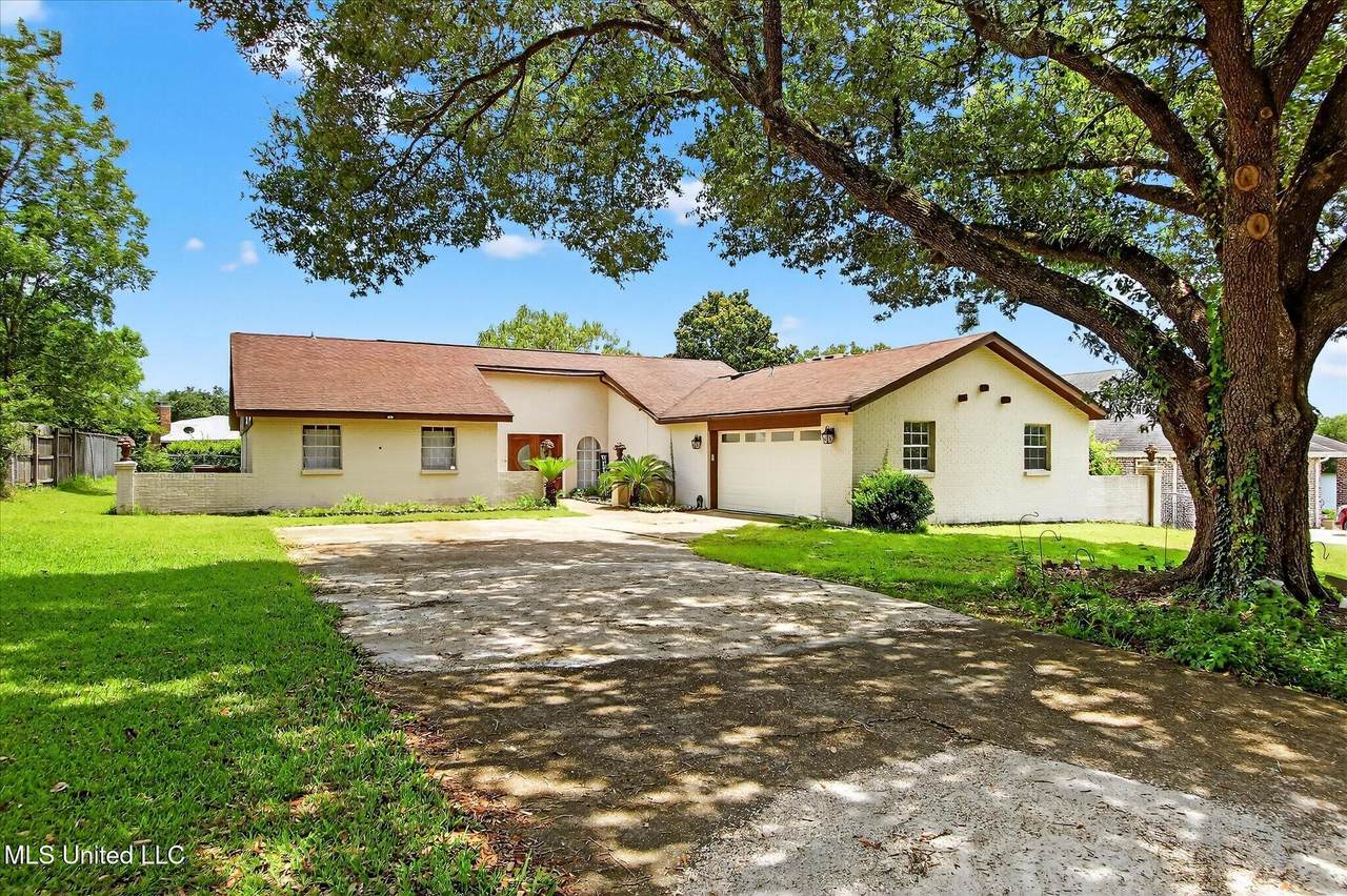 12384 Crestview Court - Photo 1