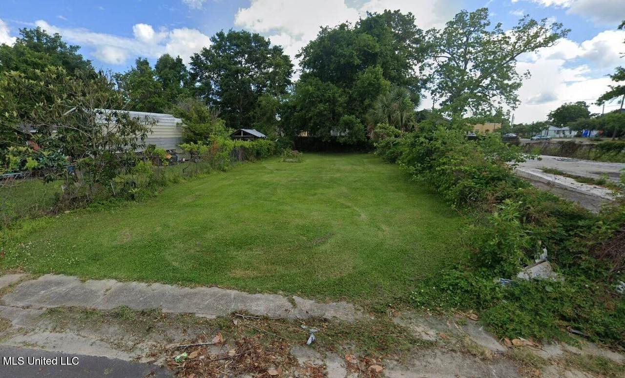 532 Jefferson Street - Photo 1